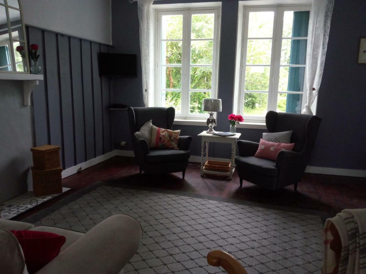 Chalais  Le Fagnard Bed & Breakfast エクステリア 写真
