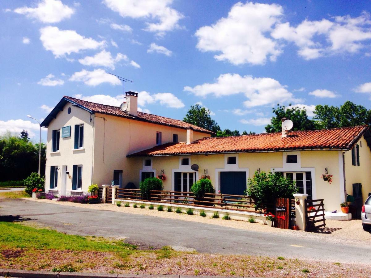 Chalais  Le Fagnard Bed & Breakfast エクステリア 写真